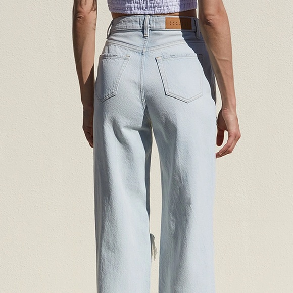 PacSun Light Indigo Ripped '90s Boyfriend Jeans - Picture 5 of 10